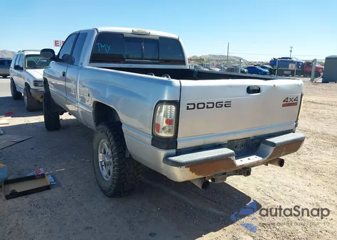 2001 Dodge Ram 1500 St из США, поврежденный, VIN 3B7HF13Z51G750296